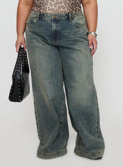 Ribbon Stamp Low Rise Wide Leg Jeans Antique Wash Curve