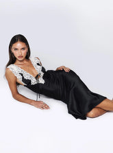 Nourish Maxi Dress Black