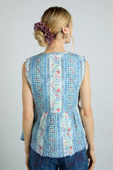 catrin gilet - wallpaper floral